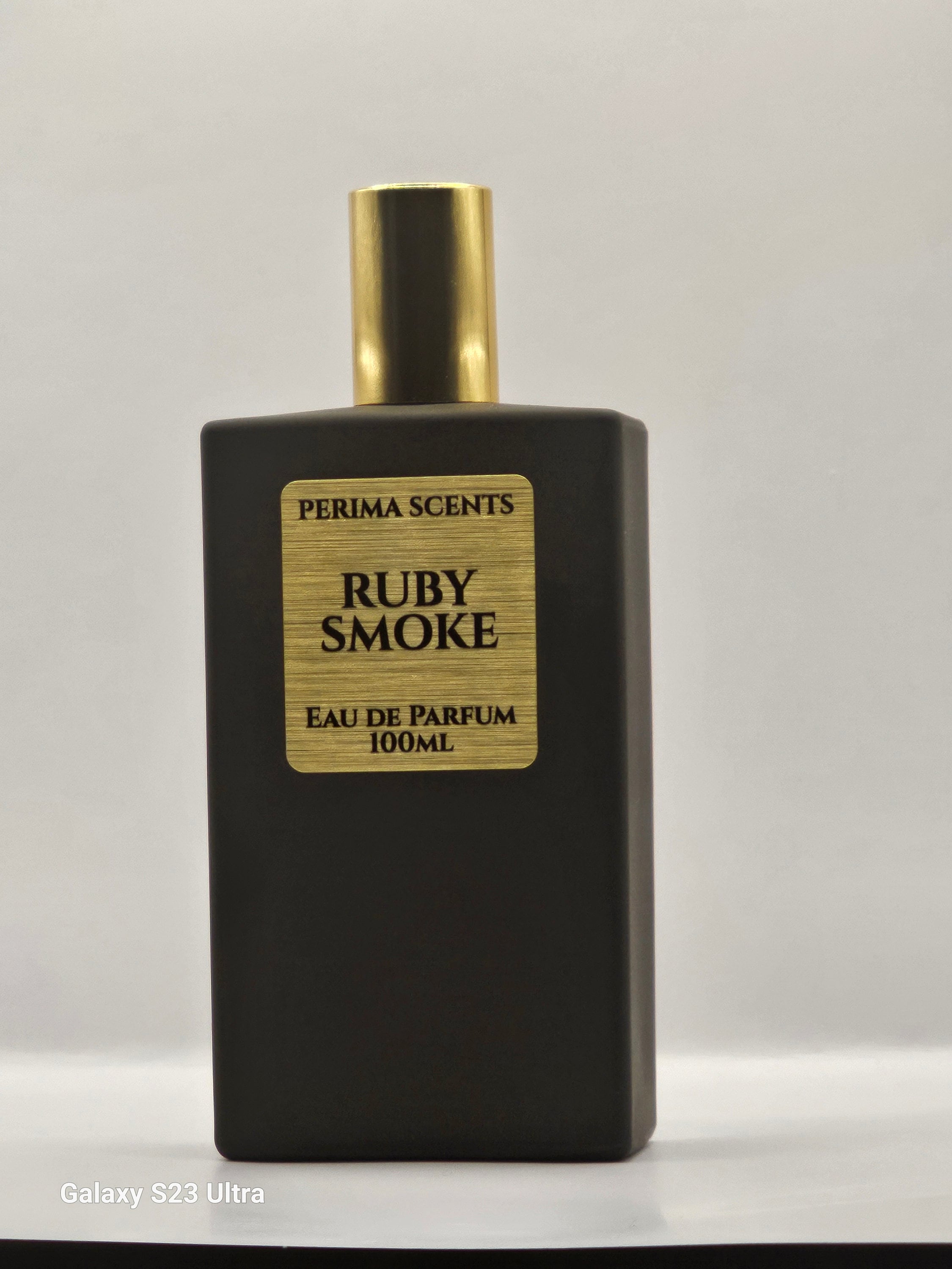 Red tobacco - inspired eau de parfum