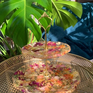 Personalised Wedding Flower Preservation Resin Cake Stand | Funeral Flower Preservation Keepsake Gift