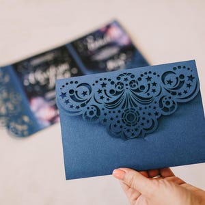 Modèle d'invitation de mariage Svg galaxie 3 volets, carte étoile, lune céleste inviter 5 x 7, pour Cricut, découpe laser, papercut, camée (svg dxf ai cdr)