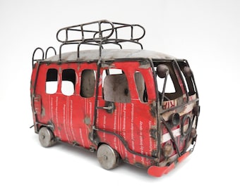 Large bus made with recycled tin, made by small Indian companny, decoration piece, gift, porch, reused, handmade, unique, artist piece