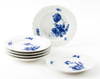 Royal Copenhagen Blue Flower Blå Blomst Curved and Braided: 6 Dishes/Cake plates no 10-1625. Ø 7 in. Hand painted. Very fine, second quality