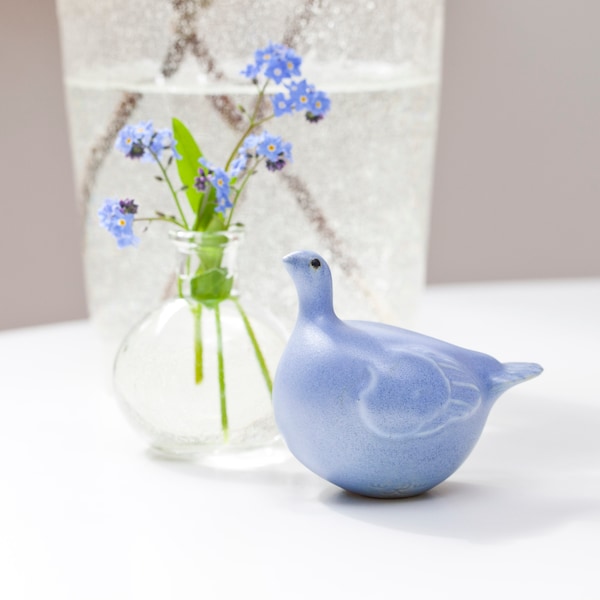 Rörstrand Gösta Grähs Blue Bird CLOTIS series – Swedish stoneware ceramics 1983. Animal Figurine Okimono H: 7.5 cm/3 in. EXCELLENT CONDITION