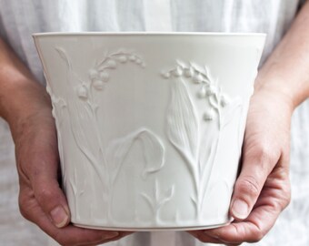 Lily of the valley Flowerpot No 2. H:14  cm/ 5.5 in. Jugend Art Nouveau pottery Gunnar Gson Wennerström for Gustavsberg VERY FINE