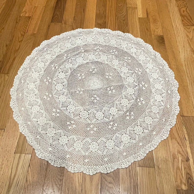 Vintage Crochet Throw 1940s 1950s, Round Crochet XL Doily, Crochet