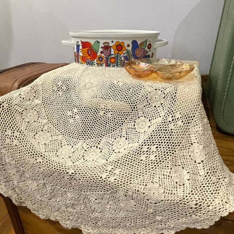 Vintage Crochet Throw 1940s 1950s, Round Crochet XL Doily, Crochet