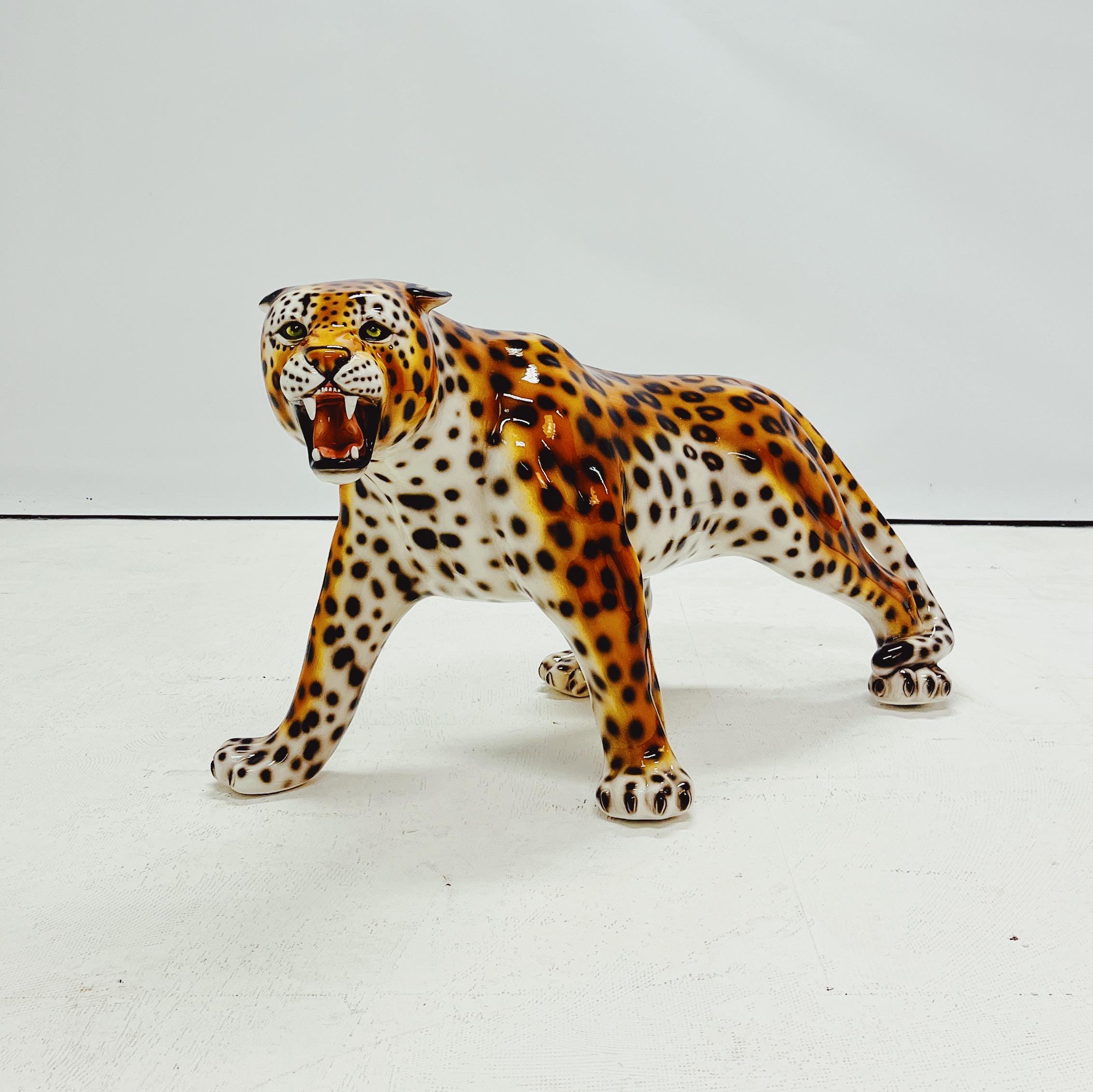 陶器製のヒョウの像 - Etsy 日本