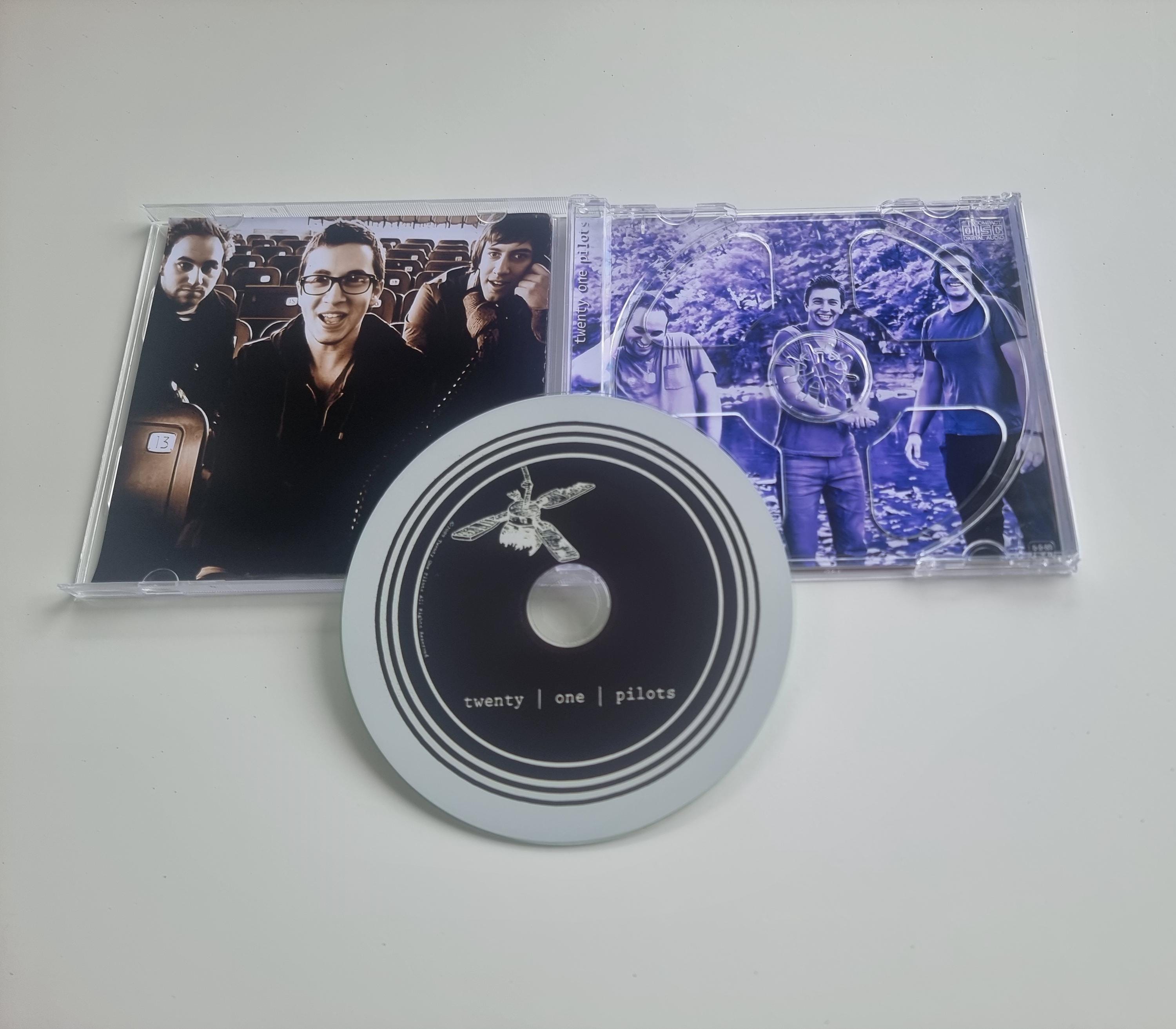 じ*ん様 トゥエンティ・ワン・パイロッツ　直筆サイン入りCD　21 PILOTS トゥエンティ・ワン・パイロッツ（twenty one pilots）、3年振りの新作