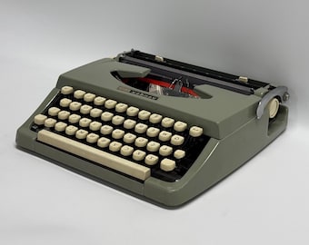 Vintage 1970s Vendex S100 Manual Typewriter, New Ribbon, Working Condition