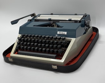 Erika Model 30 typewriter , German typewriter , witte typewriter, manual typewriter, vintage typewriter