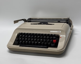 Vintage 1949 Imperial Model 60 Typewriter Classic Black With