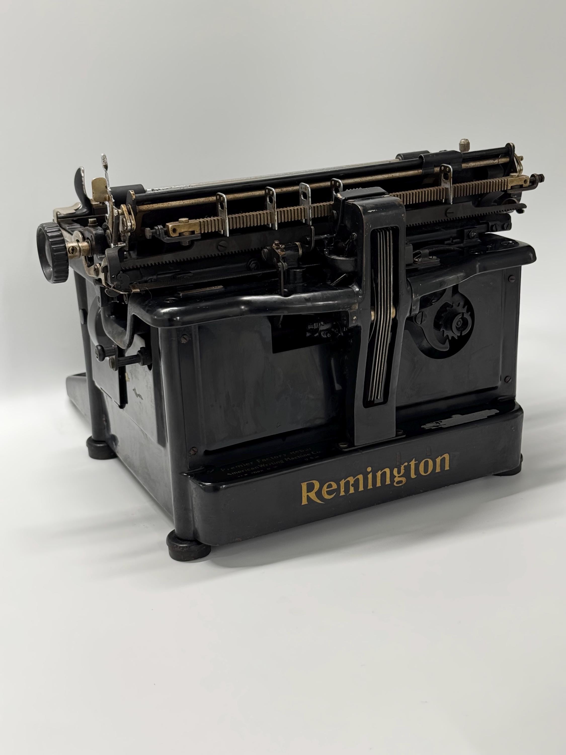 Remington Standard 16 Typewriter - Vintage Writing Charm