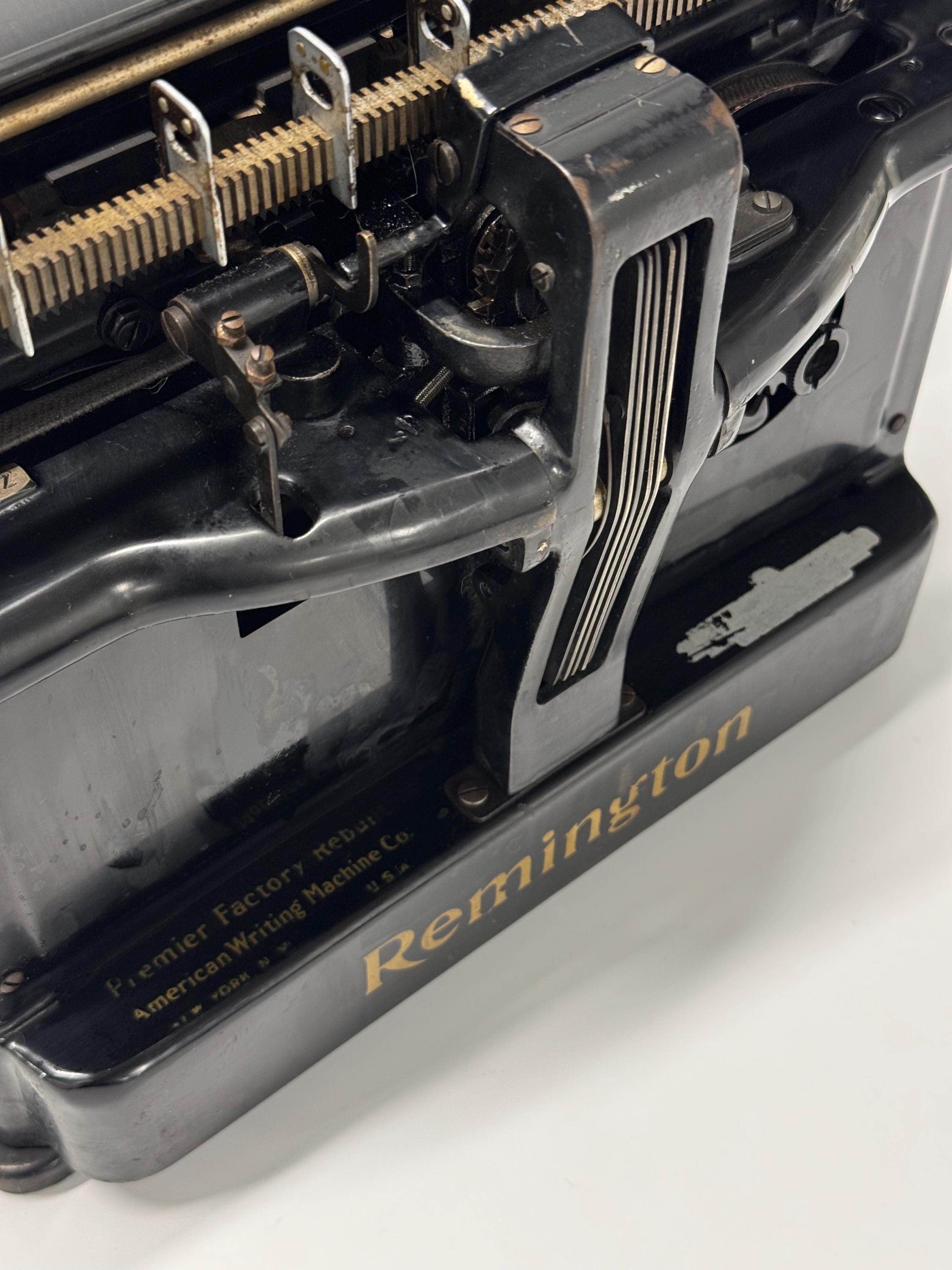 Remington Standard 16 Typewriter - Vintage Writing Charm