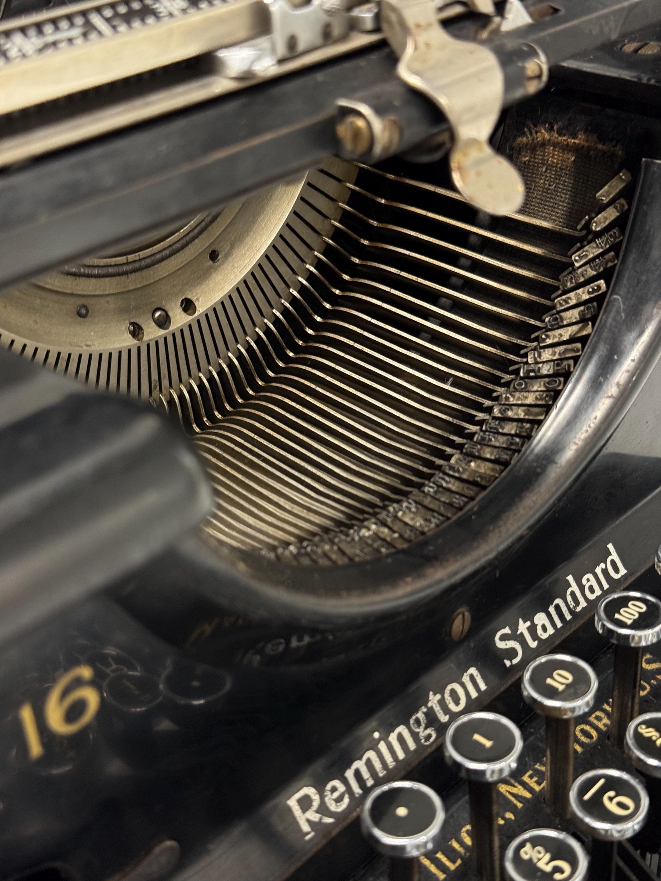 Remington Standard 16 Typewriter - Vintage Writing Charm