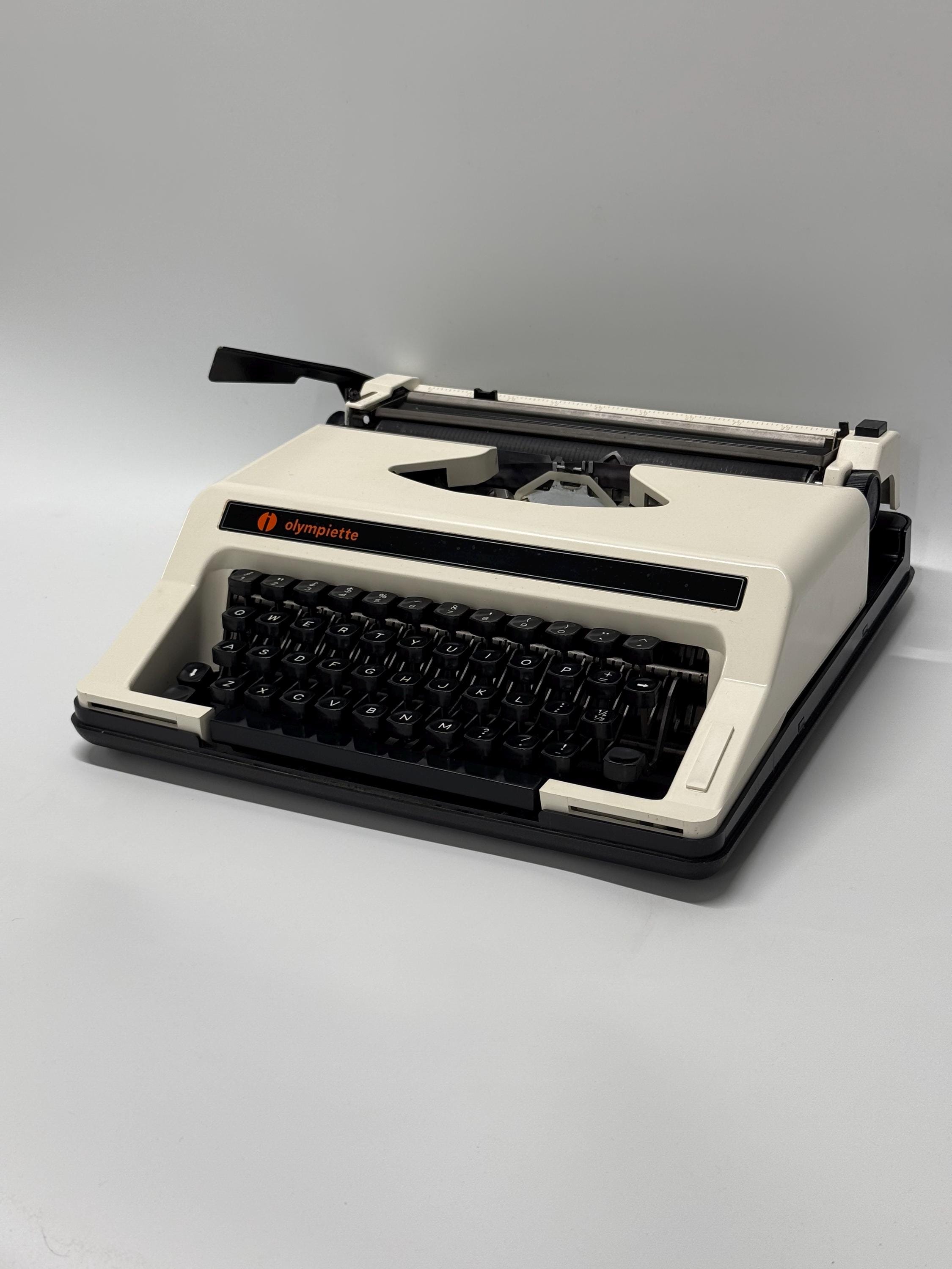 Vintage Olympiette Typewriter: Restored Portable Manual Machine