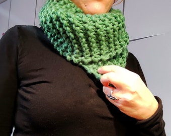 Col foulard tricoté fait main Vert