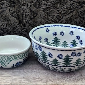 Set of 4 beautiful, Polish, hand-painted Ceramic Woodland Motif Bowls and Mug
