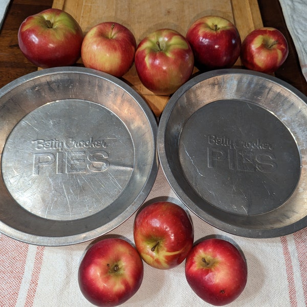 Pair of Vintage 1950s Betty Crocker Pie Plates