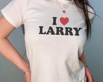 I Love Larry Baby Tシャツ、Y2KスタイルフィットTシャツ