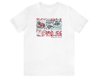 ラリーの落書き壁 - アイスランド、レイキャビク発 ユニセックス半袖Tシャツ | 送料無料 | 楽しいラリーギフト