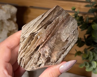 High Quality Thousand Layer Quartz Freeform Clear Quartz Crystal Freeform with Lodolite Inclusions Garden Quartz Crystal Gusher Stone Decor