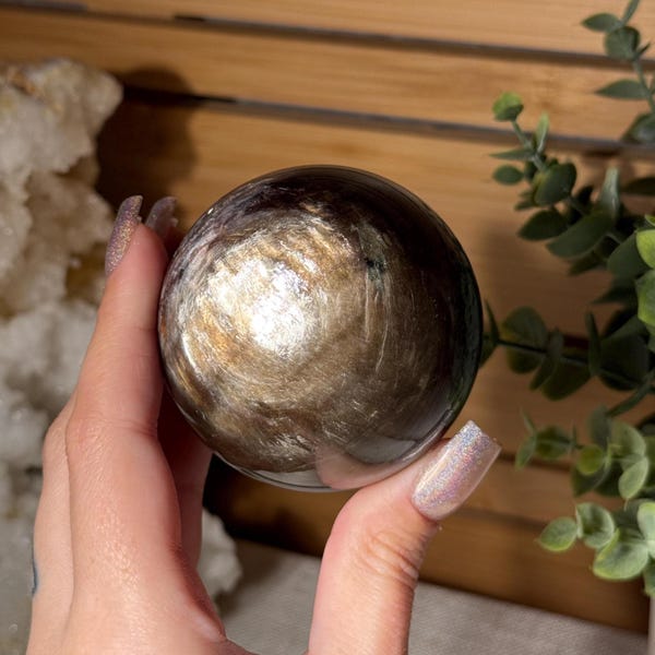 Flashy Mica Crystal Sphere Golden Mica Crystal Ball Polished Gemstone for Confidence Empowerment Positive Energy and Healing Display Decor