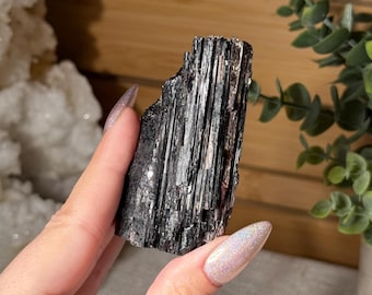 Raw Black Tourmaline Crystal Natural Black Tourmaline Mineral Specimen Protective Grounding Stone for Energy Clearing and Mineral Collection