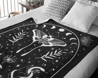 Death Moth Blanket, Mystical Moth Blanket, Witchy Throw Blanket, Moon Phase Blanket, Goth Home Decor, Death Head Moth, Celestial Moth Throw