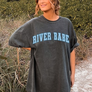 Comfort Colors River Shirt River Babe River Vacation Shirt Granola Girl Shirt Trendy Aesthetic Tee Boat Life River Life Floating The River