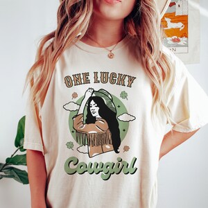 St. Patrick&#39;s Day Shirt, Howdy St. Patrick, Lucky Shirt, Western Tees, Cowgirl Shirt, Comfort Colors, Western Clothes, Cute Country Shirts