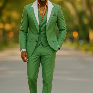 Green Wedding Suit: Men&#39;s 3-Piece Luxe Suit with White Lapel