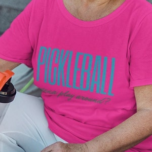 Chemise de pickleball rose vif, t-shirt de pickleball, t-shirt unisexe de pickleball, anniversaire de pickleball, t-shirt de pickleball, amour de pickleball, cadeau de pickleball