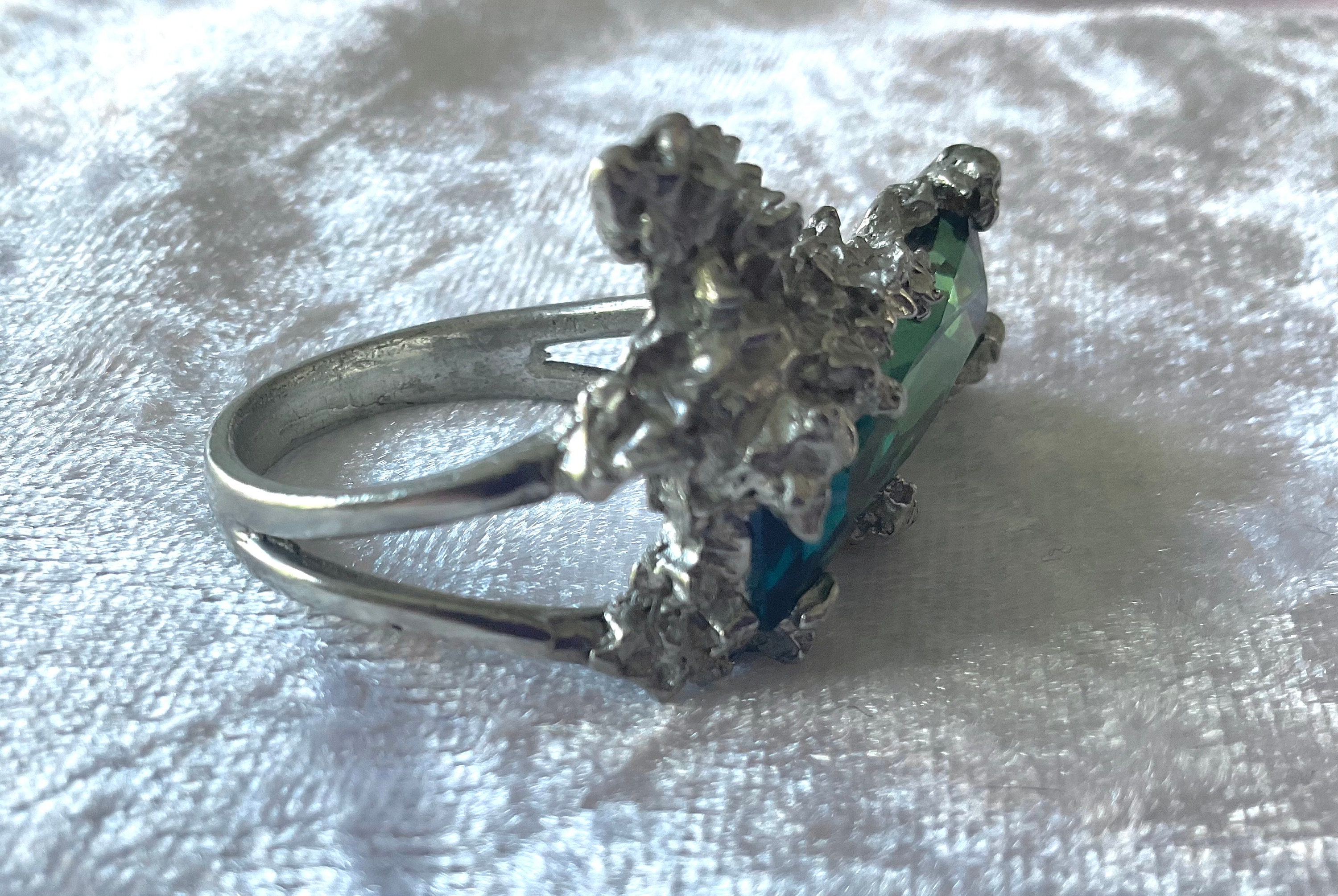 Winter Garden Crystal Ring by Alchemy Gothic One Size V One Size W - Etsy Winter Garden Crystal Ring by Alchemy Gothic One Size V One Size W - Etsy