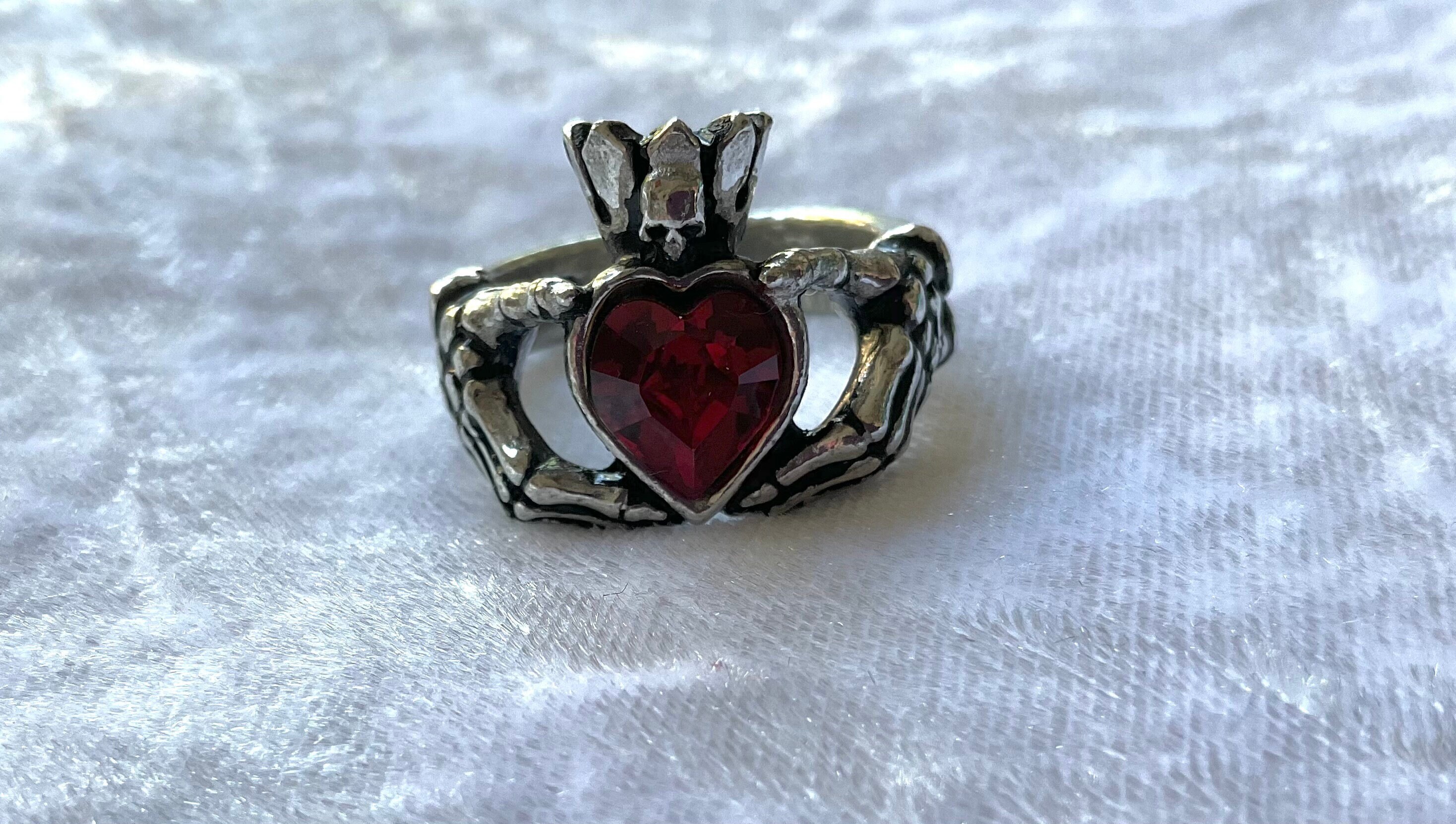 Claddagh by Night Ring by Alchemy Gothic • The Dark Store™
