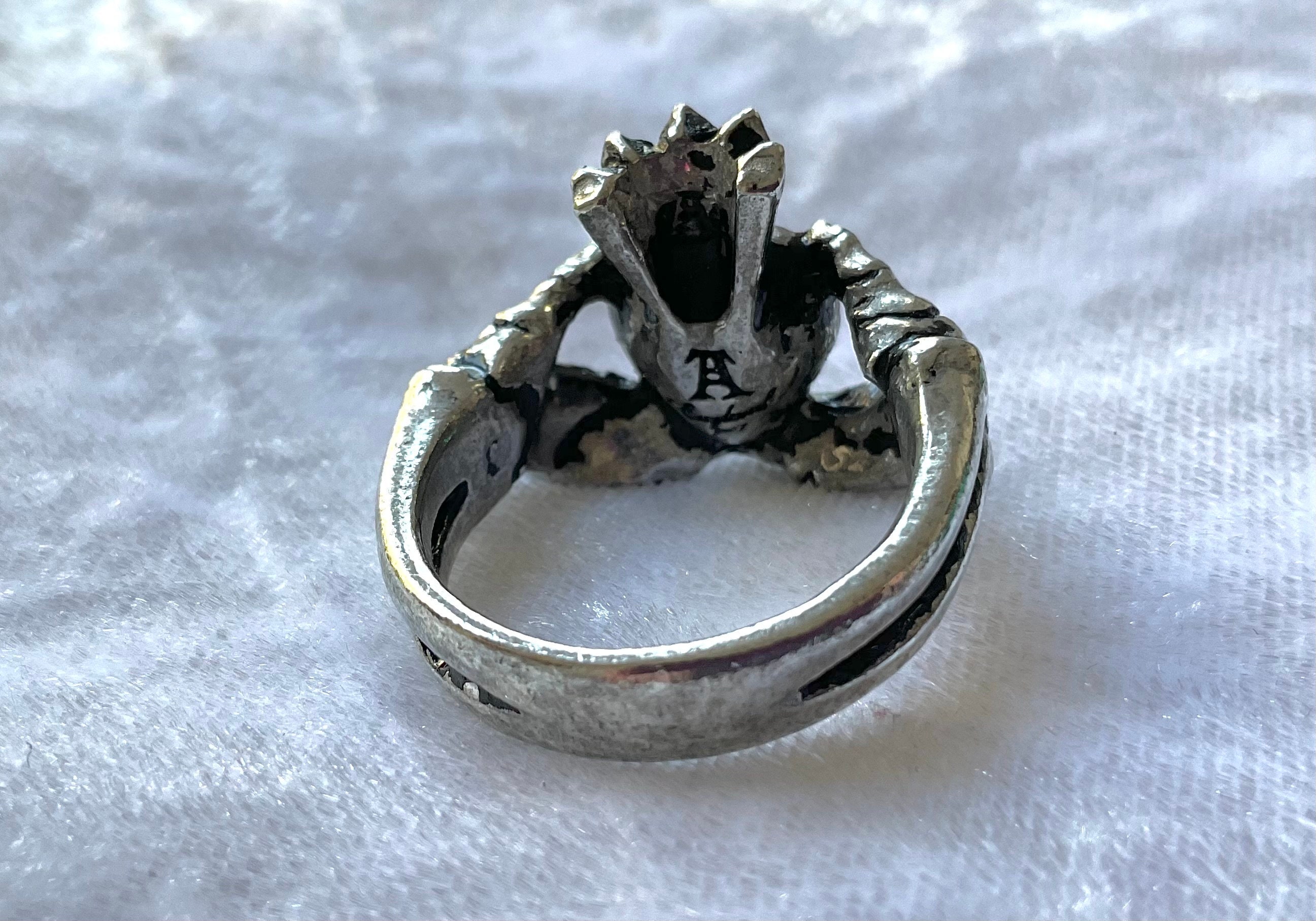 Claddagh by Night Ring | Alternative Jewelry | Alchemy