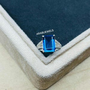 Paraiba Turmalin Ring: Zierlicher neonblauer Edelstein, Sterling Silber