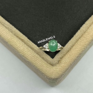 Natural Emerald Beautiful Natural Emerald Ring 925 Sterling Silver Natural Emerald Ring Gift for her Bridal Wedding Natural Emerald Ring