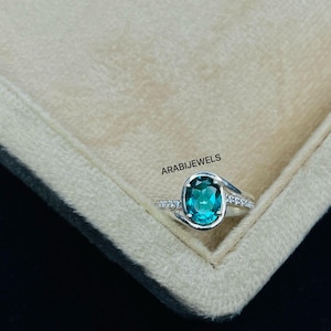 Ovaler Paraiba Turmalin Ring: Sterling Silber Solitär mit Amerikanischem Diamant