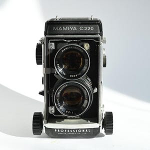 Mamiya C220 with Mamiya Sekor 80mm 1:2.8 lens