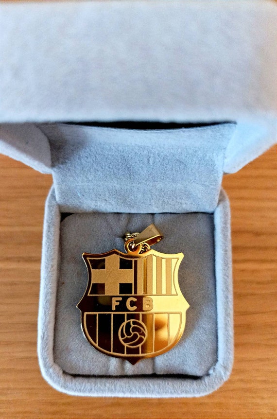 Colgante FC Barcelona con opción de grabado Regalo Regalo de fútbol de  oro/plata de 18k, Regalo de La Liga Regalo Barcelona -  México
