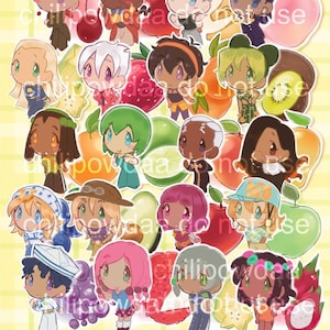 Puede incluir: Una colección de coloridos amuletos de personajes de dibujos animados, cada uno emparejado con una fruta diferente. El texto "Fruit Basket Charms" se muestra en la parte inferior. Los amuletos miden 3,8 cm.