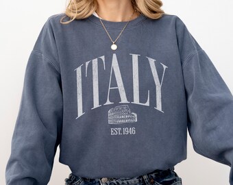 Vintage Italy Sweatshirt, Cozy Unisex Pullover, Perfect for Travel Lovers, Gift for Italians, Casual Style Outfit, Vacation Souvenir