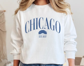 Chicago Sweatshirt, Vintage Style Crewneck, Cozy Travel Lover Gift, Vacation Souvenir, Windy City Sweater, Illinois Pride, Bean Pullover