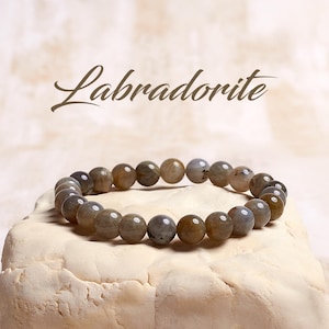 Labradorite Crystal Bracelet, Emotional Healing and Balance, Stretch Bracelet, Mystical Labradorite jewelry, Handmade Gemstone Bracelet