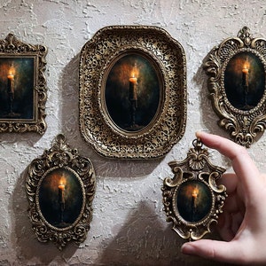 Vela encendida, arte de pared en miniatura, pintura al óleo enmarcada pequeña, impresión en lienzo vintage dorada gótica, diseño adornado de Aceo de VanyaS Darkessentials