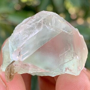 Muestra de cristal de fluorita natural con mica, cristal de fluorita bicolor, fluorita de Skardu, Pakistán, 30 g, fluorita en bruto, muestra de fluorita