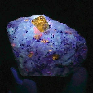 Fluorescent Zircon Crystal, Natural Zircon, Red Zircon, Zircon on Matrix, Raw Zircon, Natural Zircon From Skardu Pakistan- 324 Gram, Zircon