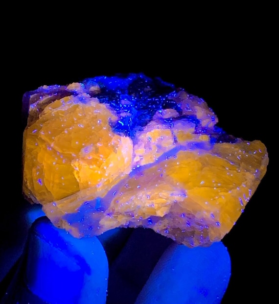 Purple Scapolite Crystal, Natural Scapolite, Fluorescent Scapolite