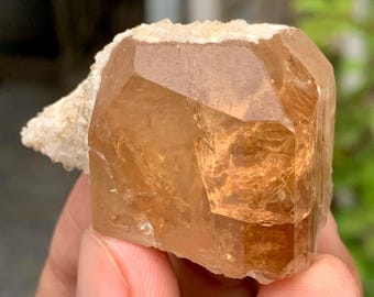 天然トパーズ結晶（劈開石標本付き）、パキスタン・スカルドゥ産原石