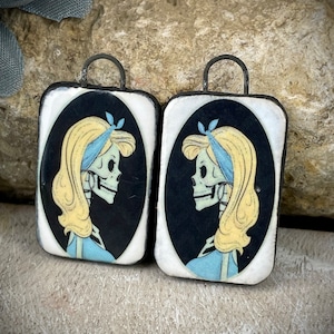 Halloween earring charms, vintage scull beads pendants, witch beads for jewelry making, jewelry supplies and findings.