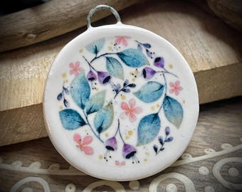 Pingente floral, pingentes de cerâmica com flores, elementos de design para joias, pingentes de miçangas feitos à mão.